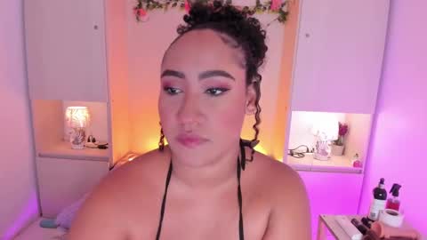 Snapshot of tarawiilson_ chatting on September 13, 2025, 4:12 am  T A R A  online show from September 13, 2025, 4:12 am