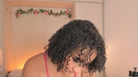 Snapshot of tarawiilson_ chatting on September 30, 2025, 4:39 am  T A R A  online show from September 30, 2025, 4:39 am