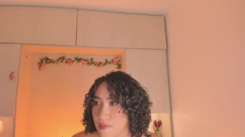 Snapshot of tarawiilson_ chatting on October 17, 2025, 4:15 am  T A R A  online show from October 17, 2025, 4:15 am