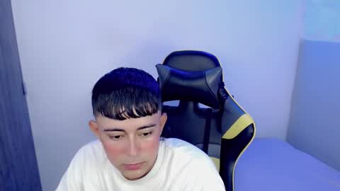 Snapshot of tatannn_ chatting on November 5, 2025, 9:59 pm T A T A N online show from November 5, 2025, 9:59 pm