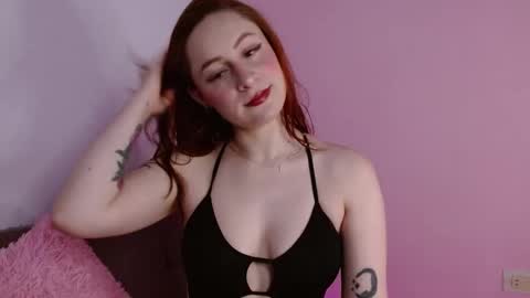 Snapshot of tatianayj chatting on September 10, 2025, 12:43 am Tatis online show from September 10, 2025, 12:43 am