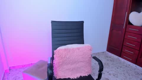 Snapshot of tatis_lopez_ chatting on March 7, 2025, 8:00 pm Tatiana Lopez online show from March 7, 2025, 8:00 pm