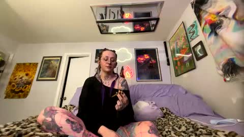 Tatkitty online show from February 5, 2025, 7:29 am