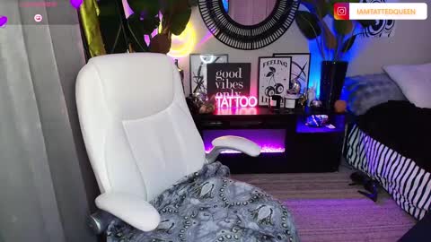 Snapshot of tatted_vixen chatting on January 20, 2025, 11:32 pm Tatted Queen online show from January 20, 2025, 11:32 pm