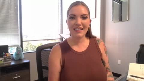 Snapshot of tattedlasirena chatting on October 8, 2025, 3:09 pm La Sirena online show from October 8, 2025, 3:09 pm