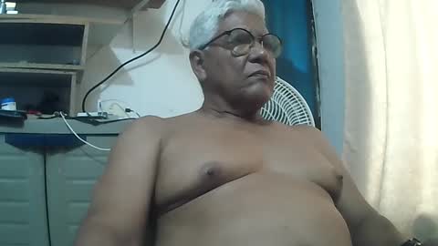 Snapshot of tavo58 chatting on September 23, 2025, 7:50 pm alvarito online show from September 23, 2025, 7:50 pm