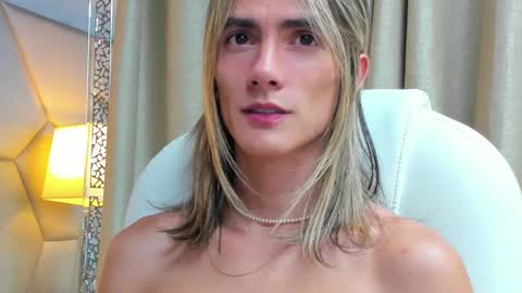 Snapshot of tayler_swift1 chatting on February 1, 2025, 6:00 am tayler_swift1 online show from February 1, 2025, 6:00 am