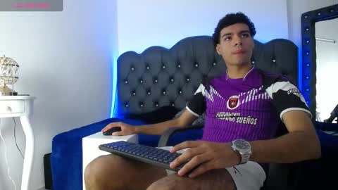 Snapshot of teamporn_18 chatting on December 5, 2024, 2:11 pm Danger online show from December 5, 2024, 2:11 pm