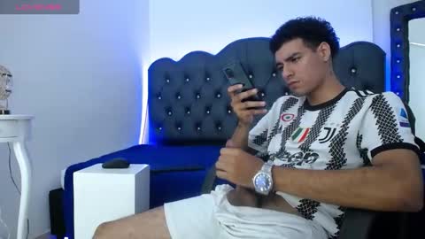 Snapshot of teamporn_18 chatting on December 6, 2024, 5:22 pm Danger online show from December 6, 2024, 5:22 pm