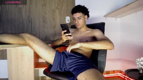 Snapshot of teamporn_18 chatting on December 27, 2024, 6:53 pm Danger online show from December 27, 2024, 6:53 pm