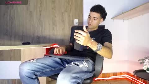 Snapshot of teamporn_18 chatting on December 28, 2024, 5:03 pm Danger online show from December 28, 2024, 5:03 pm