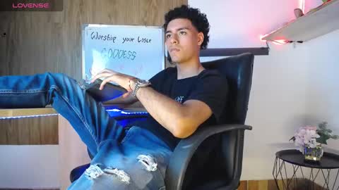 Snapshot of teamporn_18 chatting on January 18, 2025, 11:33 pm Danger online show from January 18, 2025, 11:33 pm