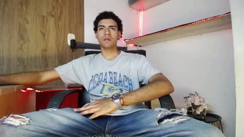 Snapshot of teamporn_18 chatting on January 23, 2025, 7:51 pm Danger online show from January 23, 2025, 7:51 pm