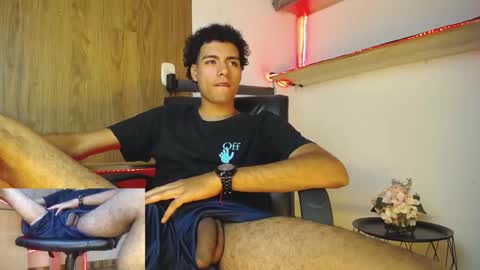 Snapshot of teamporn_18 chatting on January 24, 2025, 8:11 pm Danger online show from January 24, 2025, 8:11 pm