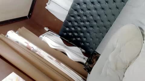 Snapshot of temptationofsex chatting on December 3, 2024, 10:40 pm EVA GLASSCOTT online show from December 3, 2024, 10:40 pm