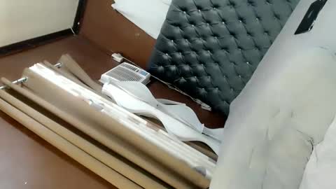 Snapshot of temptationofsex chatting on January 29, 2025, 8:18 am EVA GLASSCOTT online show from January 29, 2025, 8:18 am