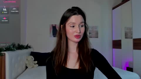 Snapshot of tender_babyy chatting on January 15, 2025, 2:24 pm Sexy girl Li online show from January 15, 2025, 2:24 pm