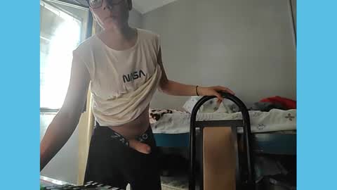 Snapshot of tenshi747 chatting on February 13, 2025, 6:27 pm tenshi747 online show from February 13, 2025, 6:27 pm