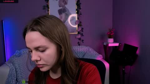 Snapshot of tessa_hit chatting on October 19, 2025, 9:37 pm Tessa online show from October 19, 2025, 9:37 pm