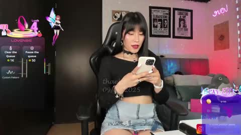 Snapshot of thaeltaylor chatting on February 16, 2025, 3:16 pm Thael online show from February 16, 2025, 3:16 pm