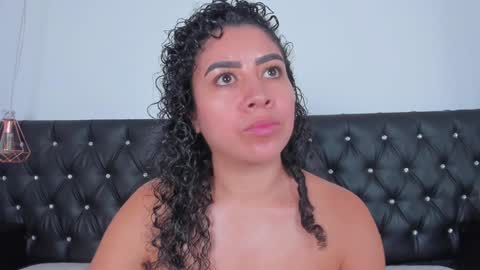 Snapshot of thara_webstter chatting on December 31, 2024, 2:47 pm thara webstter online show from December 31, 2024, 2:47 pm
