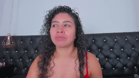Snapshot of thara_webstter chatting on January 18, 2025, 2:55 pm thara webstter online show from January 18, 2025, 2:55 pm