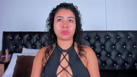 Snapshot of thara_webstter chatting on October 15, 2025, 11:43 am thara webstter online show from October 15, 2025, 11:43 am