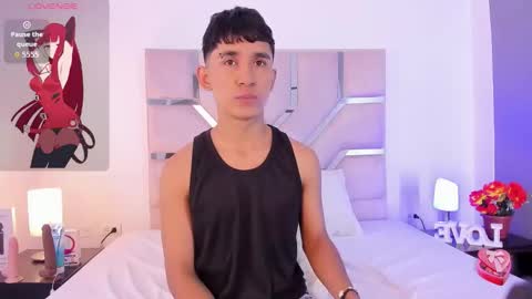 Snapshot of thayler_jones chatting on September 15, 2025, 11:21 am Thayler online show from September 15, 2025, 11:21 am