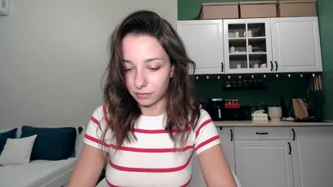 Mia online show from October 24, 2025, 3:41 pm