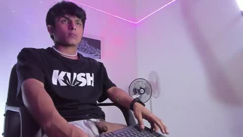 Snapshot of the_weed_guys chatting on January 25, 2025, 12:38 am Danny online show from January 25, 2025, 12:38 am