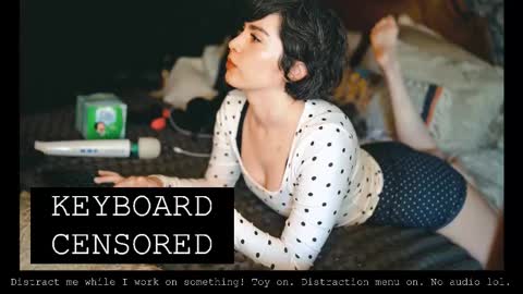 Snapshot of thecamwoman chatting on October 15, 2025, 7:36 pm Joan online show from October 15, 2025, 7:36 pm