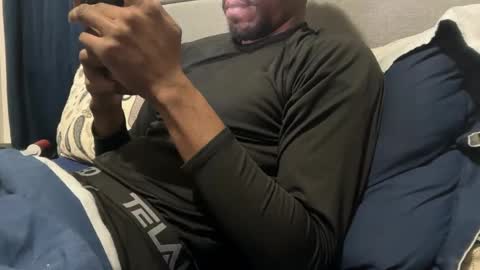 Snapshot of theeshooterr chatting on February 3, 2025, 10:32 pm theeshooterr online show from February 3, 2025, 10:32 pm