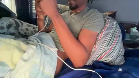 Snapshot of theeshooterr chatting on November 1, 2025, 4:31 pm theeshooterr online show from November 1, 2025, 4:31 pm