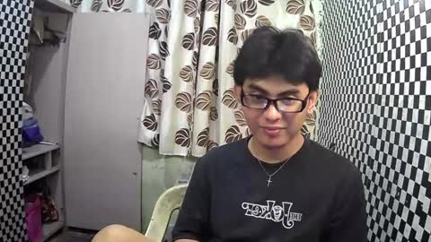 Snapshot of thehugecomeback chatting on January 6, 2025, 3:29 pm Xerxis online show from January 6, 2025, 3:29 pm