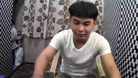 Snapshot of thehugecomeback chatting on January 25, 2025, 1:52 pm Xerxis online show from January 25, 2025, 1:52 pm