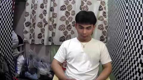 Snapshot of thehugecomeback chatting on January 29, 2025, 5:45 pm Xerxis online show from January 29, 2025, 5:45 pm