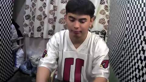 Snapshot of thehugecomeback chatting on January 31, 2025, 5:21 pm Xerxis online show from January 31, 2025, 5:21 pm