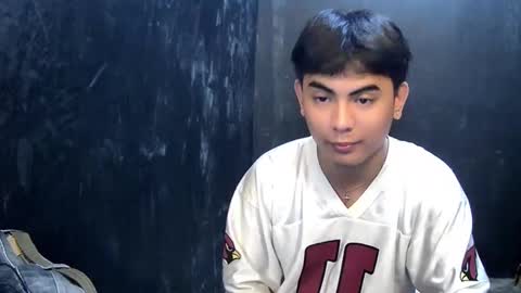 Snapshot of thehugecomeback chatting on February 9, 2025, 11:25 pm Xerxis online show from February 9, 2025, 11:25 pm