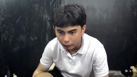 Snapshot of thehugecomeback chatting on February 13, 2025, 12:57 am Xerxis online show from February 13, 2025, 12:57 am