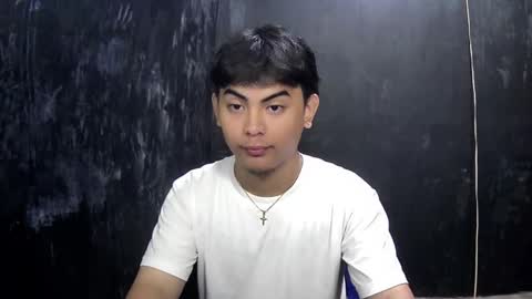 Snapshot of thehugecomeback chatting on February 16, 2025, 11:37 pm Xerxis online show from February 16, 2025, 11:37 pm