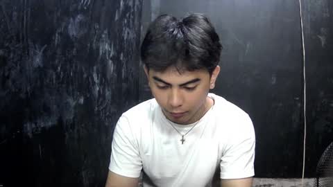 Snapshot of thehugecomeback chatting on February 18, 2025, 12:04 am Xerxis online show from February 18, 2025, 12:04 am