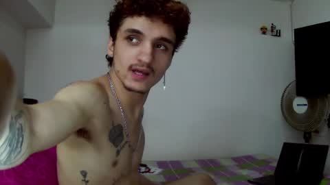 Snapshot of theking11220 chatting on February 21, 2025, 5:56 am theking11220 online show from February 21, 2025, 5:56 am