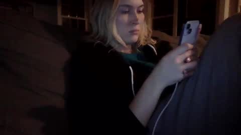 Snapshot of thelittlebambii chatting on December 22, 2024, 12:07 am Little Bambii online show from December 22, 2024, 12:07 am