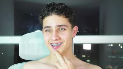 Snapshot of theohawke_ chatting on February 12, 2025, 11:30 pm THEO- MATEO online show from February 12, 2025, 11:30 pm