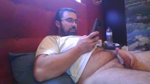 Snapshot of theviper1990 chatting on January 1, 2025, 3:02 am Carlos1990 online show from January 1, 2025, 3:02 am