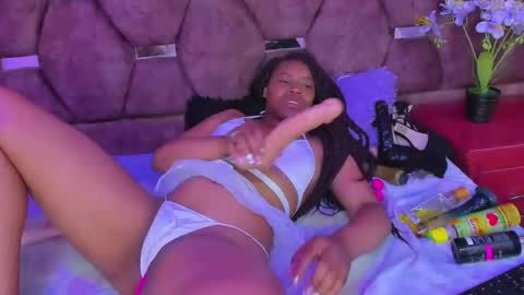 Snapshot of thiana_taylor chatting on October 9, 2025, 9:57 pm thiana_taylor online show from October 9, 2025, 9:57 pm