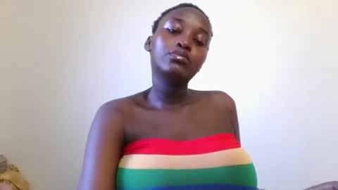 Snapshot of thick_eviey chatting on December 31, 2024, 12:25 pm love online show from December 31, 2024, 12:25 pm