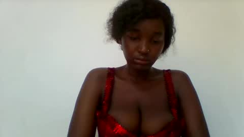 Snapshot of thick_eviey chatting on September 18, 2025, 7:21 am love online show from September 18, 2025, 7:21 am