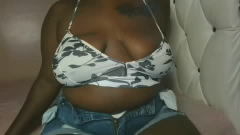 thick_godess online show from October 15, 2025, 9:31 am