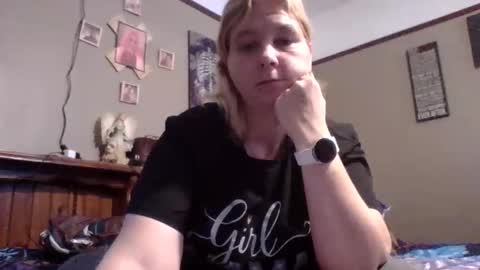 Snapshot of thickblonde_92 chatting on October 13, 2025, 2:28 pm thickblonde_92 online show from October 13, 2025, 2:28 pm
